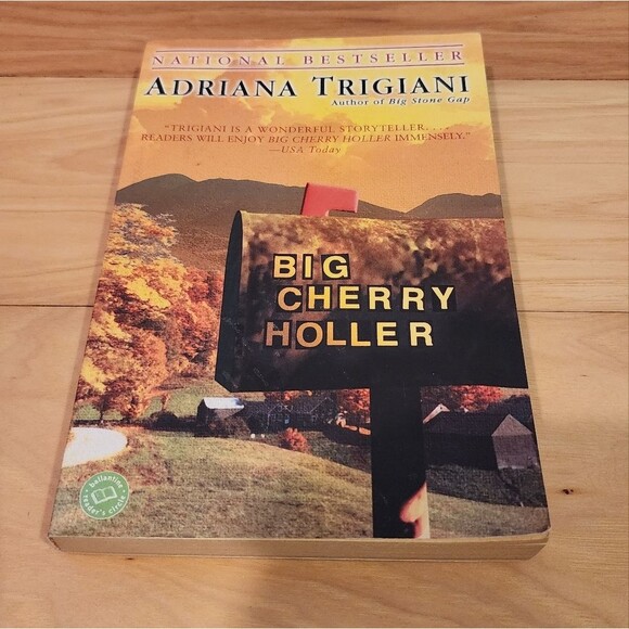 Adriana Trigiani Big Cherry Holler book - Picture 1 of 2
